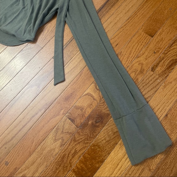 Crop Long-sleeve Hooded Sweater T-shirt - Olive Green - Small - Picture 6 of 8